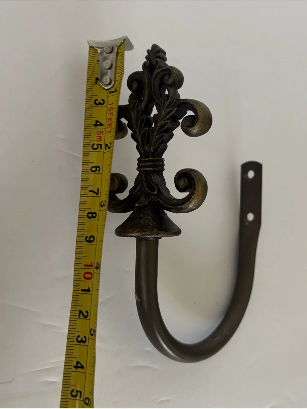 Ornate Fleur Curtain Holdbacks